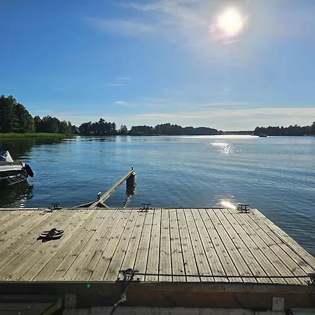 Dom wakacyjny Dom Letniskowy Nad Jeziorem *