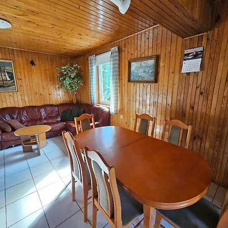 Dom Letniskowy Nad Jeziorem Dom wakacyjny Wilkasy (Gizycko)
