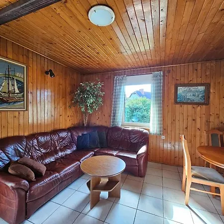 Dom Letniskowy Nad Jeziorem *