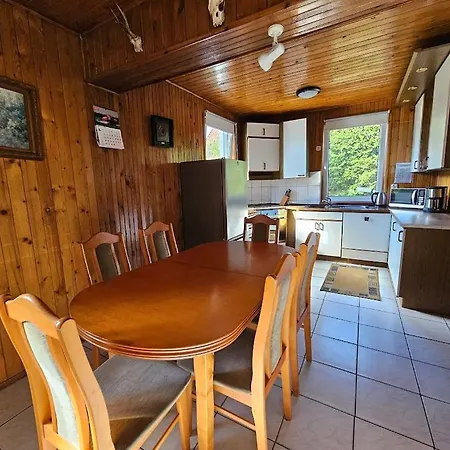 Dom wakacyjny Dom Letniskowy Nad Jeziorem