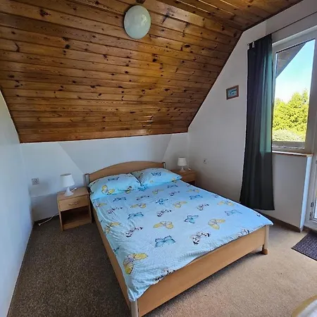 Dom Letniskowy Nad Jeziorem *