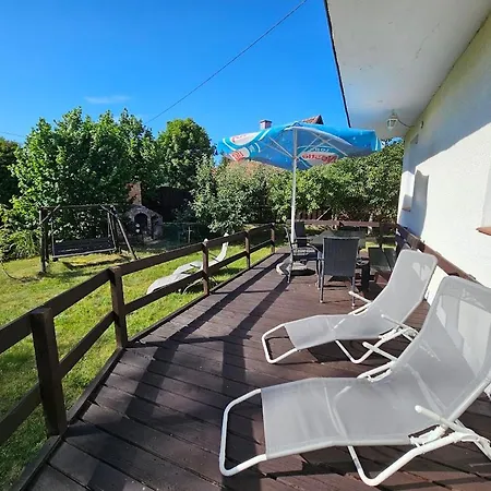 Dom wakacyjny Dom Letniskowy Nad Jeziorem