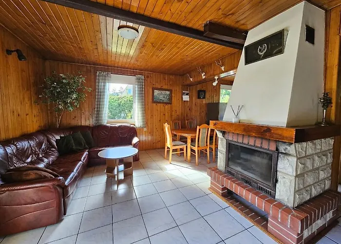 Dom Letniskowy Nad Jeziorem Prázdninový dům *