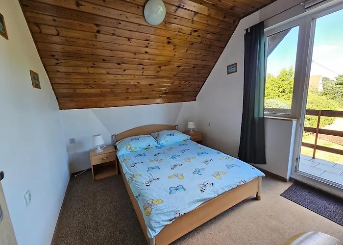 Dom Letniskowy Nad Jeziorem *